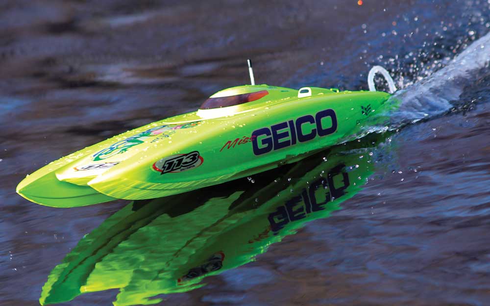 miss geico rc boat 17